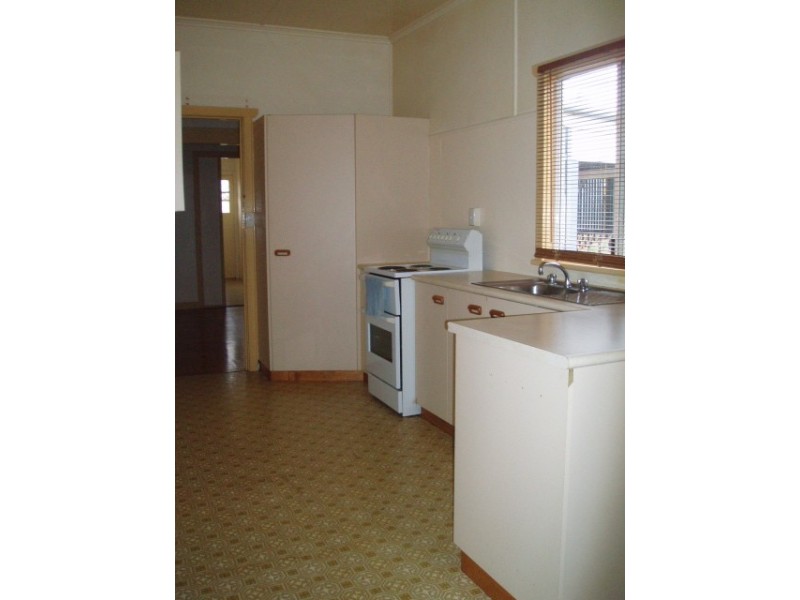 181 South Street, Centenary Heights QLD 4350
