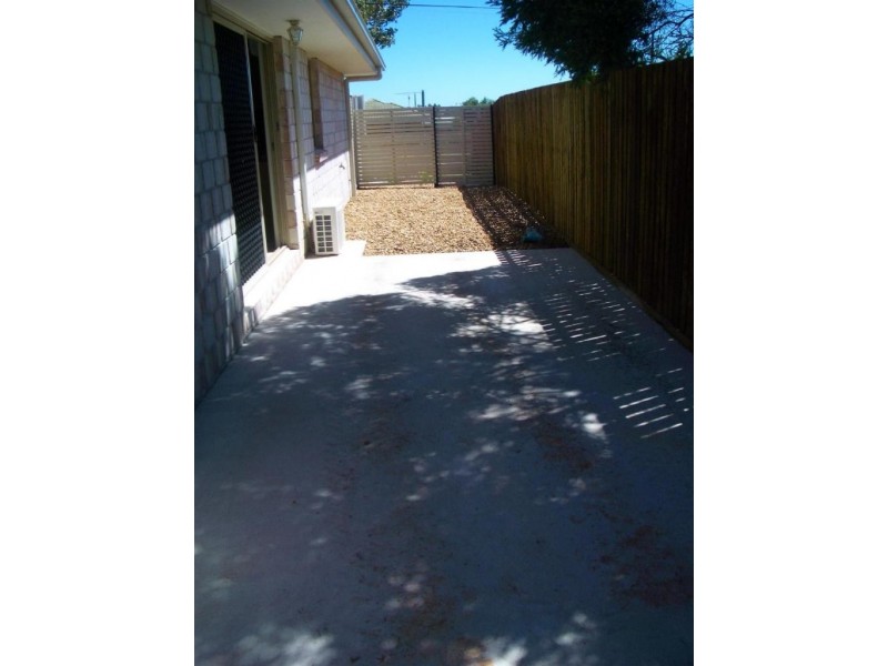 2/222 Taylor Street, Newtown QLD 4350