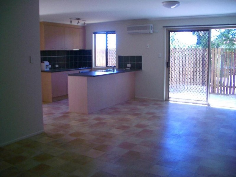 2/222 Taylor Street, Newtown QLD 4350