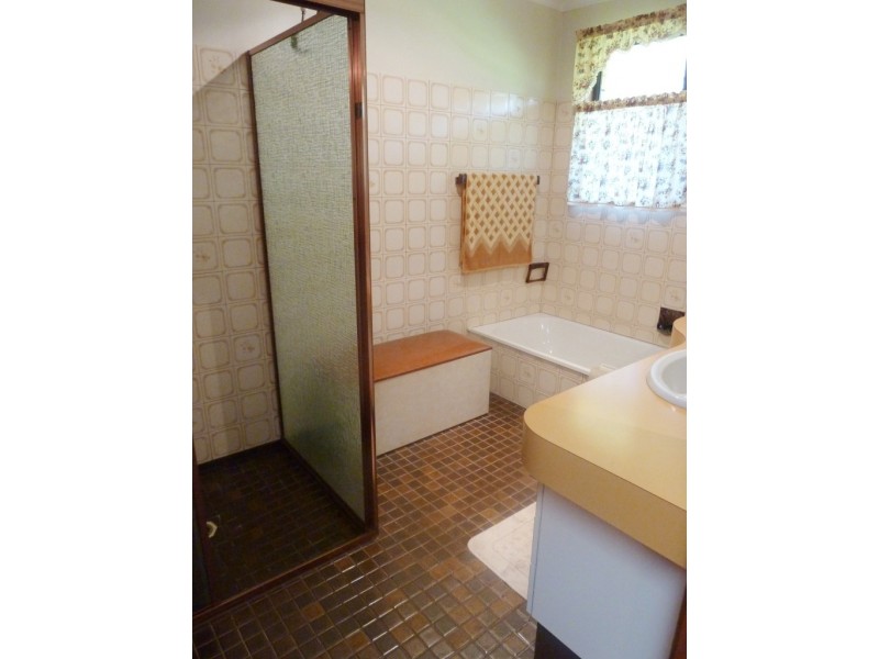 3 Koala St, Harristown QLD 4350