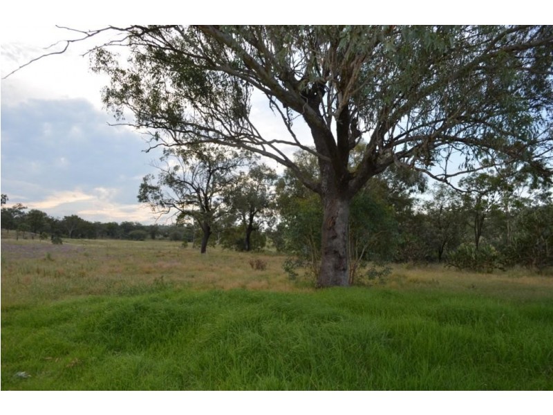 256  Hazelwood Rd, Southbrook QLD 4363