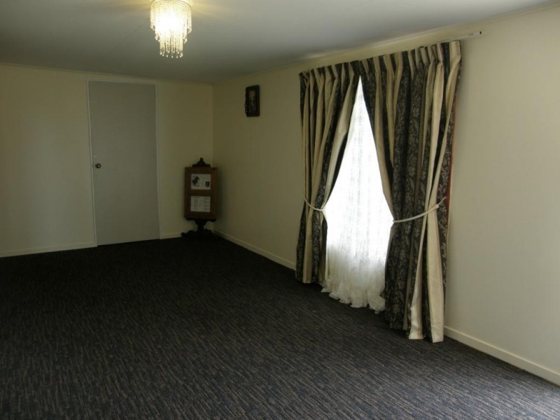 7 Creek Street, Cambooya QLD 4358