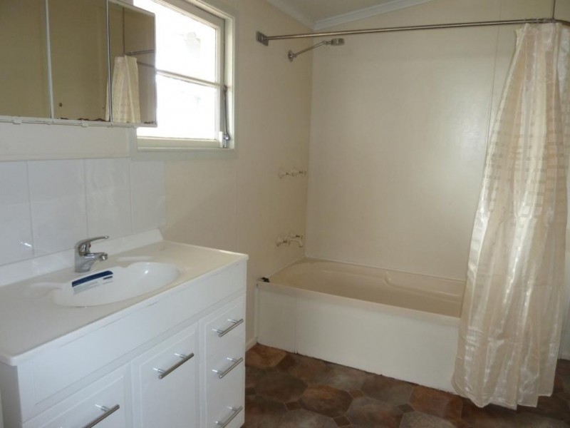 28 Clairmont Street, Newtown QLD 4350