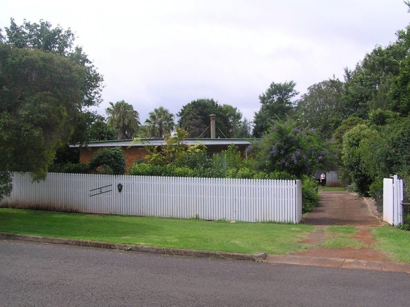 2 Bruce Street, East Toowoomba QLD 4350