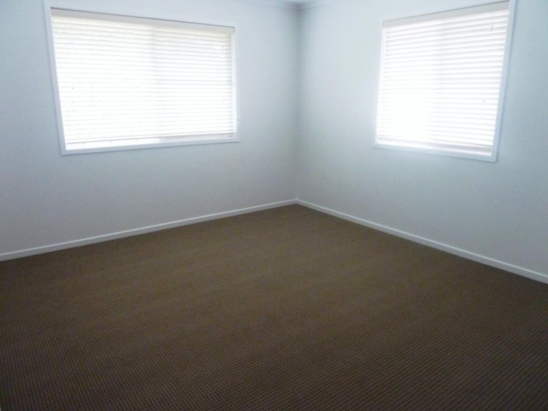 6 Diosma St, Centenary Heights QLD 4350