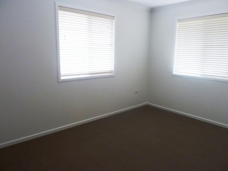 6 Diosma St, Centenary Heights QLD 4350