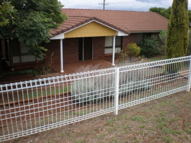 2 Croydon Street, Harristown QLD 4350