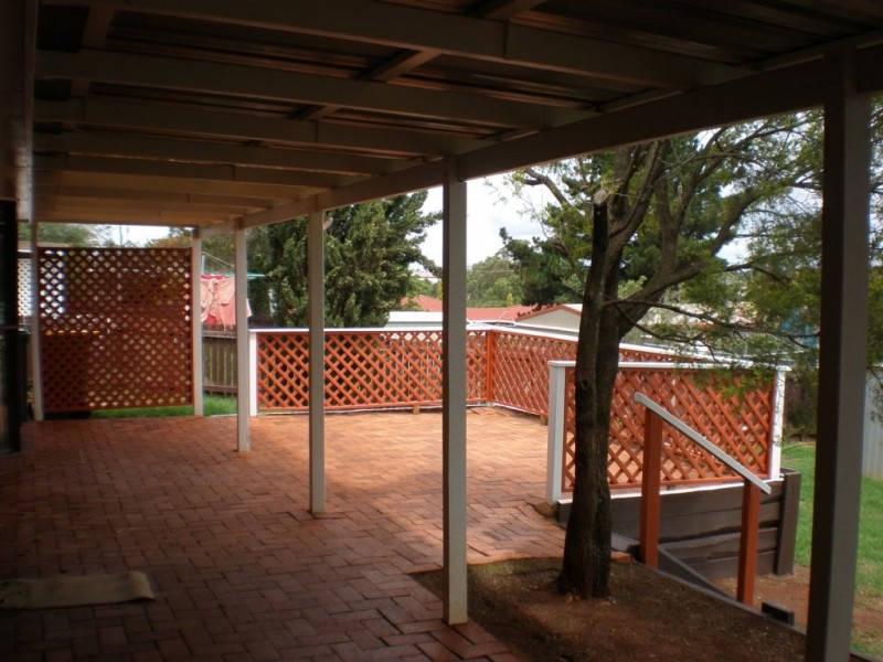 2 Croydon Street, Harristown QLD 4350