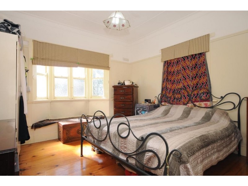 249 West Street, Harristown QLD 4350