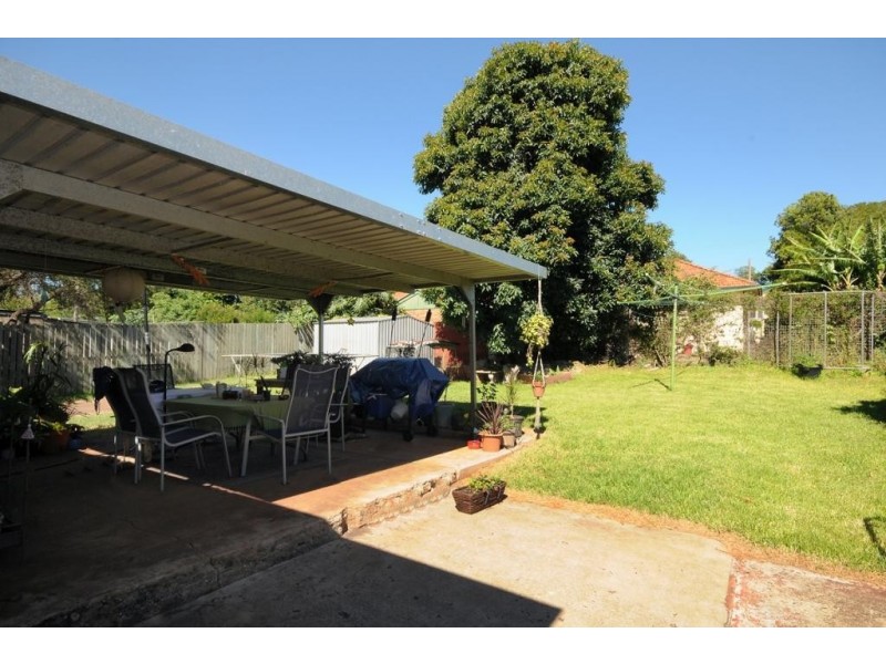 249 West Street, Harristown QLD 4350