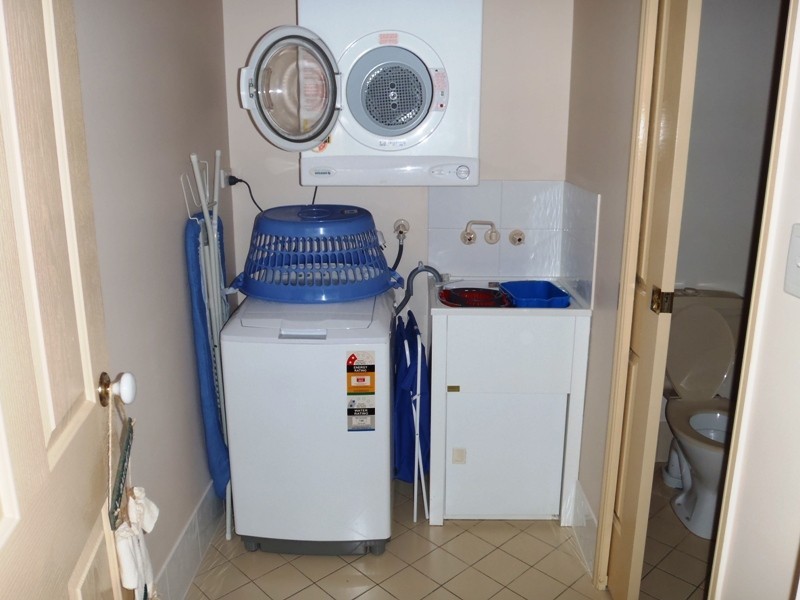 9/64 Gordon Avenue, Newtown QLD 4350