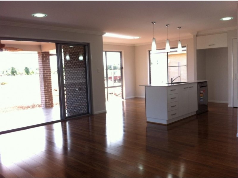 14 Opperman Drive, Kearneys Spring QLD 4350