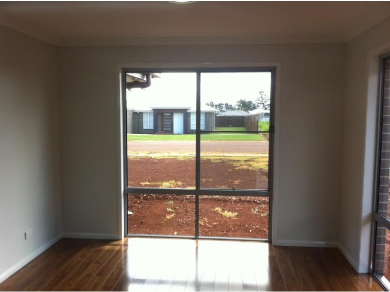 14 Opperman Drive, Kearneys Spring QLD 4350