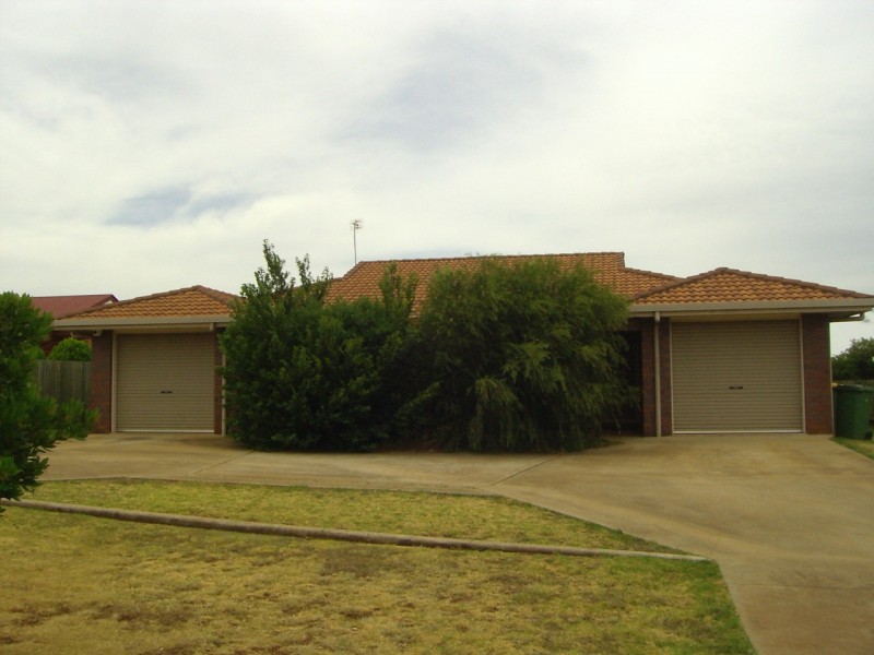 1/5 Gabrielle Street, Kearneys Spring QLD 4350