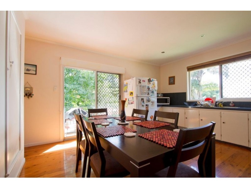 8 Ferguson Street, Mount Lofty QLD 4350