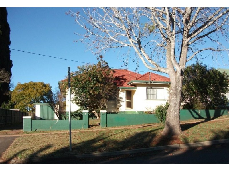 106a South Street, Centenary Heights QLD 4350