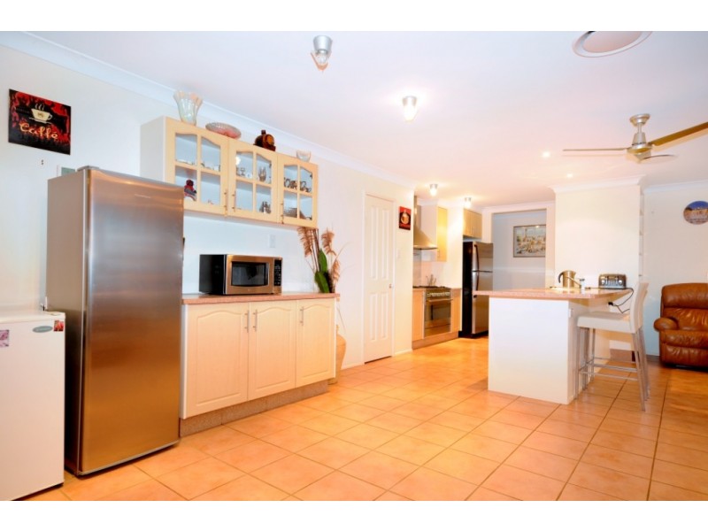 1  Kimdon Crescent, Highfields QLD 4352