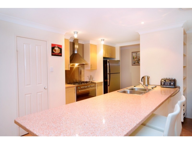 1  Kimdon Crescent, Highfields QLD 4352