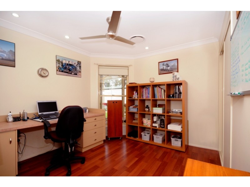 1  Kimdon Crescent, Highfields QLD 4352