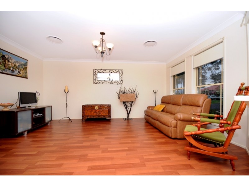 1  Kimdon Crescent, Highfields QLD 4352