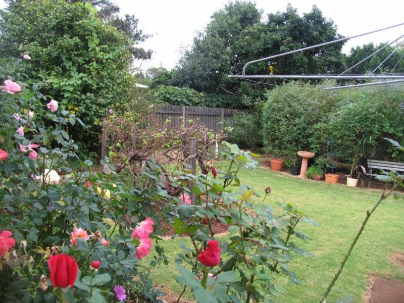 25 Makepeace Street, Rockville QLD 4350