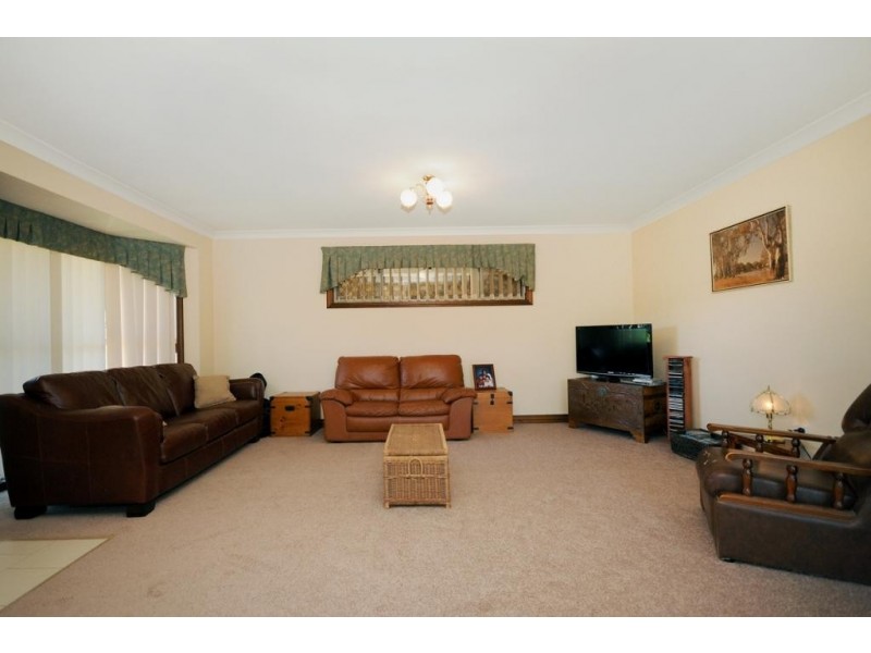 11 Pendoma Drive, Hodgson Vale QLD 4352