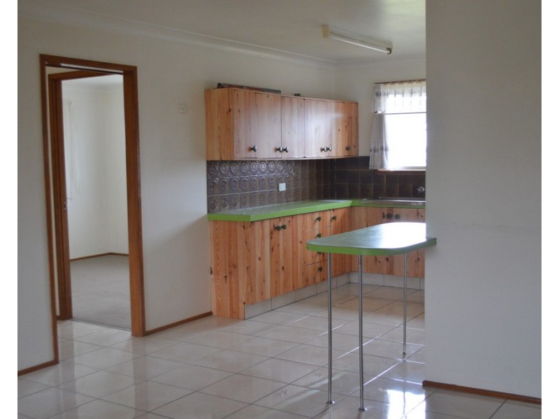 2/17 Canberra Street, Harristown QLD 4350