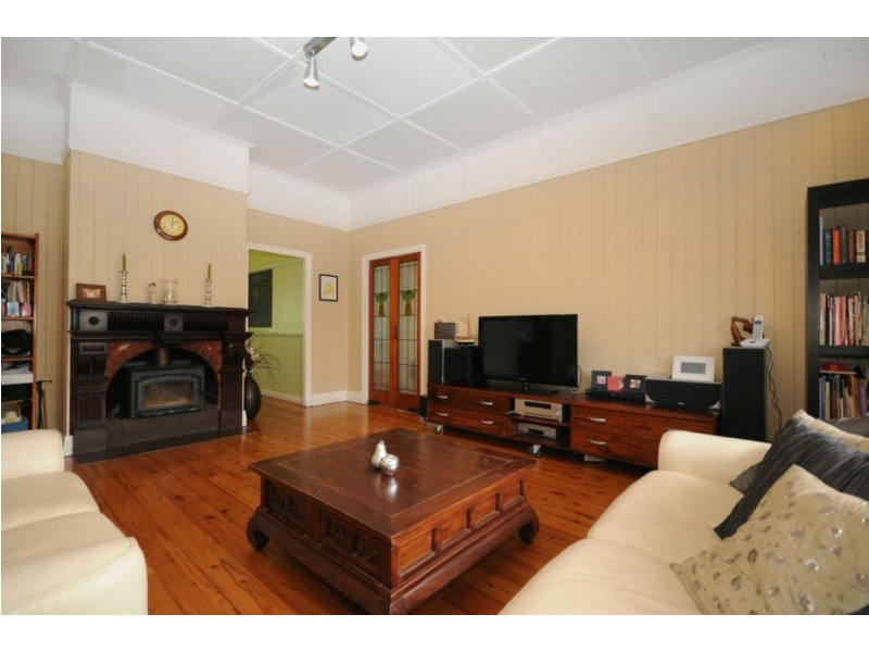 6 Tozer, Newtown QLD 4350