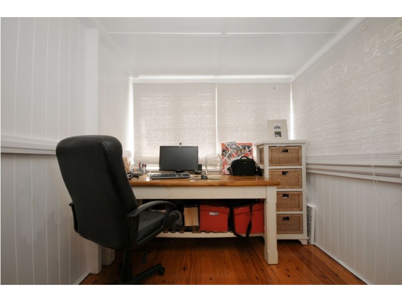 6 Tozer, Newtown QLD 4350