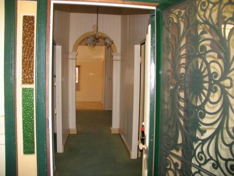 55 Anzac Avenue, Toowoomba City QLD 4350