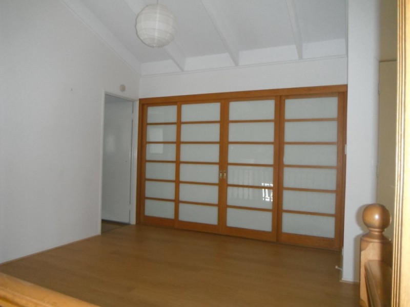 8 Warana Avenue, East Toowoomba QLD 4350