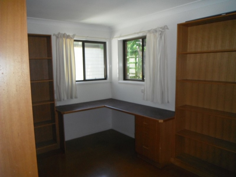 8 Warana Avenue, East Toowoomba QLD 4350