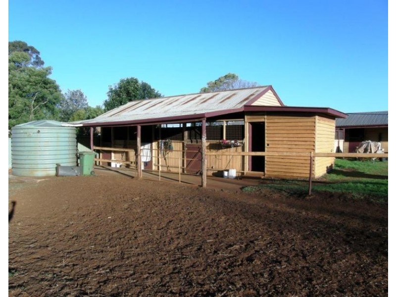 8 McDowall Street, Newtown QLD 4350