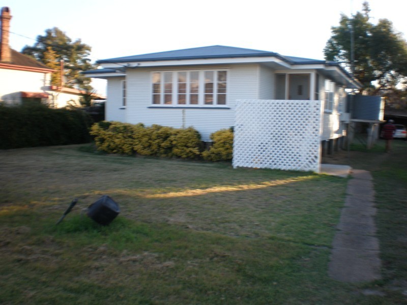 23 John Street, Clifton QLD 4361