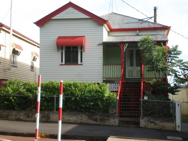 19 Taylor Street, Toowoomba QLD 4350