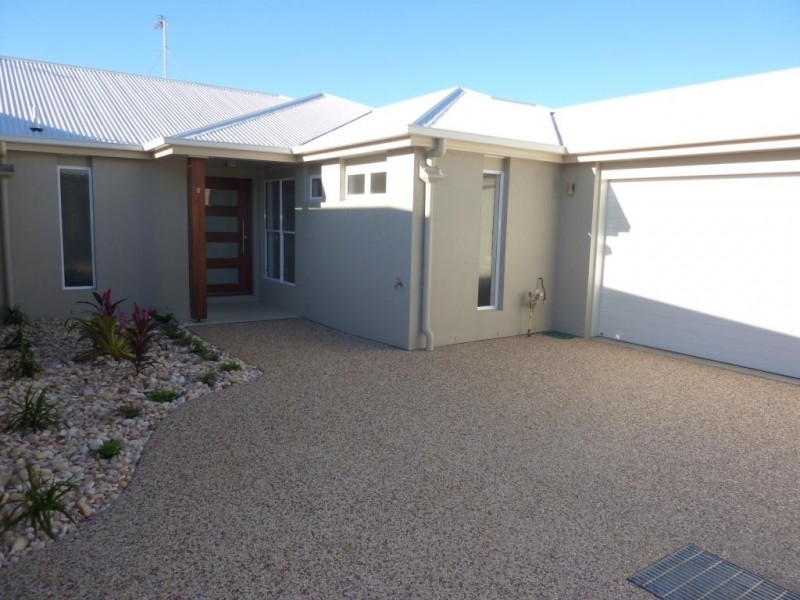 2/14 Ethan Street, Middle Ridge QLD 4350