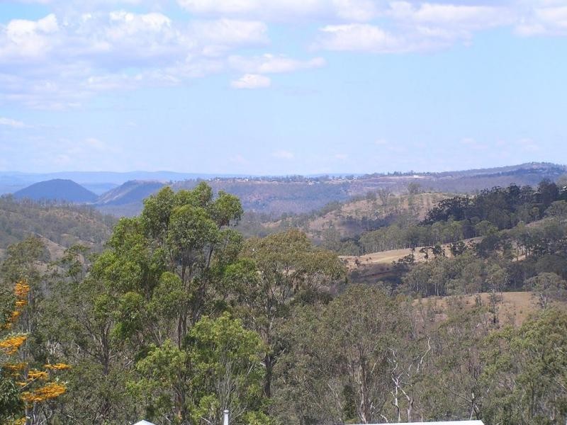 6 Timperley Drive, Highfields QLD 4352