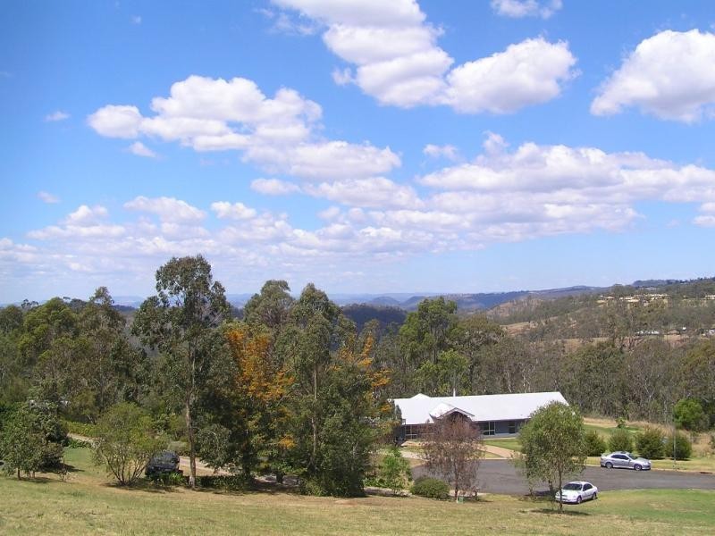 6 Timperley Drive, Highfields QLD 4352