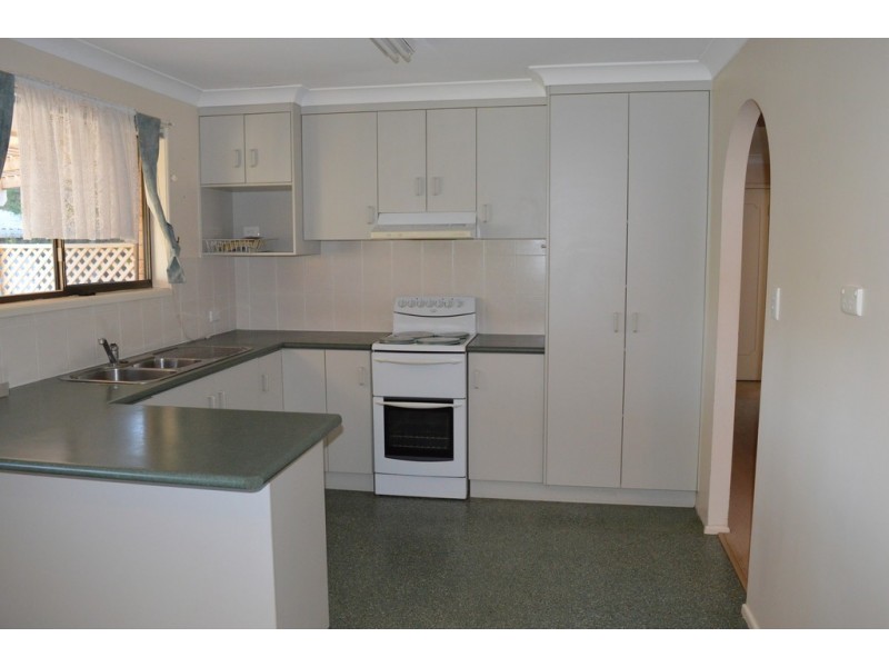 11 Marigold Street, Centenary Heights QLD 4350
