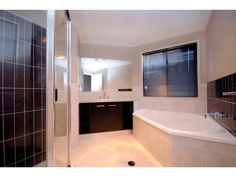 629 Hume Street, Kearneys Spring QLD 4350