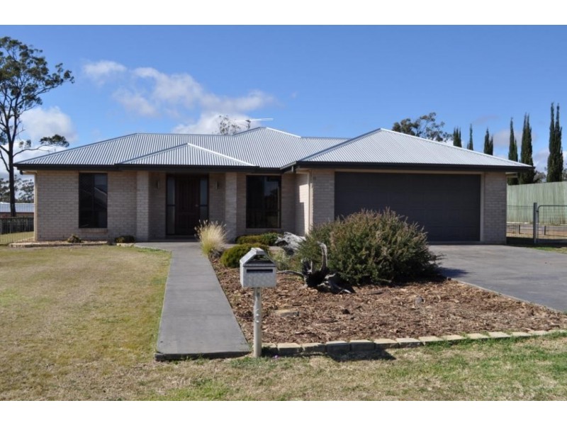 6 Lewis Street, Meringandan West QLD 4352