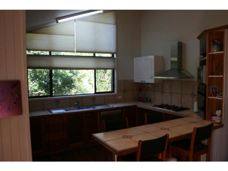 2262 Flagstone Creek Road, Middle Ridge QLD 4350