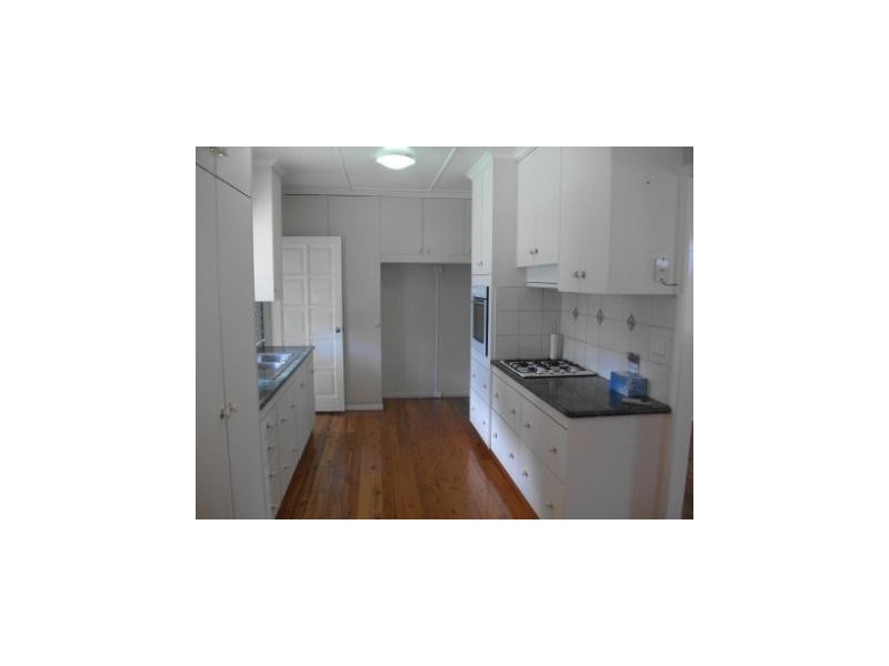 40 Bass Street, Centenary Heights QLD 4350