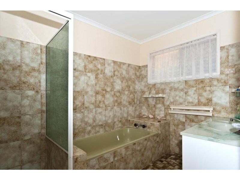 6 Fawngrove Drive, Glenvale QLD 4350