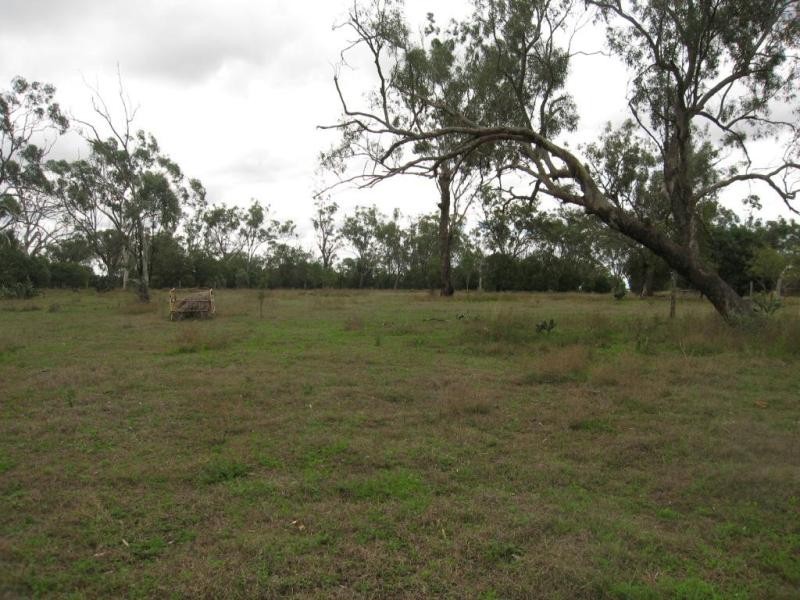 22 Wilga Ave, Oakey QLD 4401