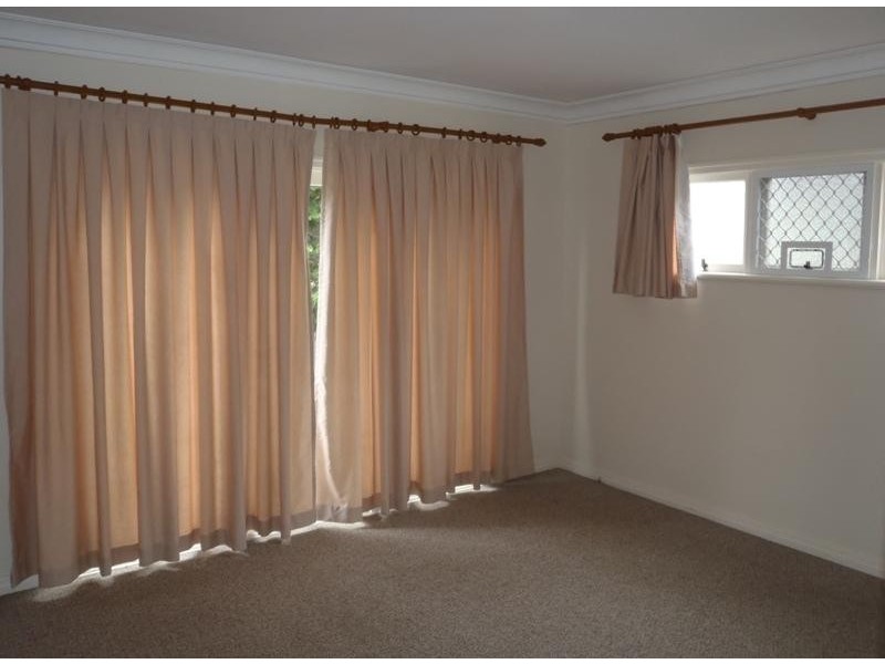 377 Tor Street, Newtown QLD 4305