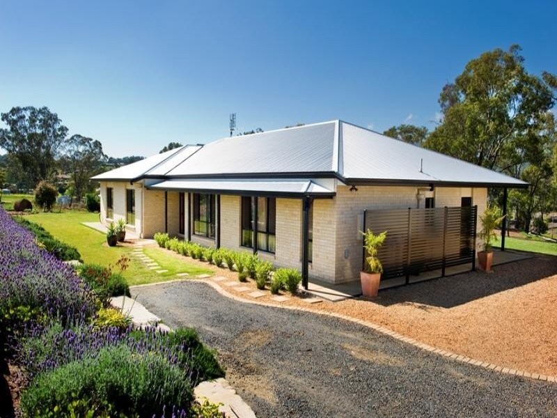 9 Karingal Court, Glenvale QLD 4350