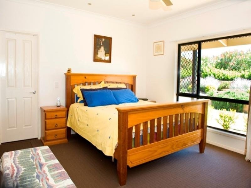 9 Karingal Court, Glenvale QLD 4350