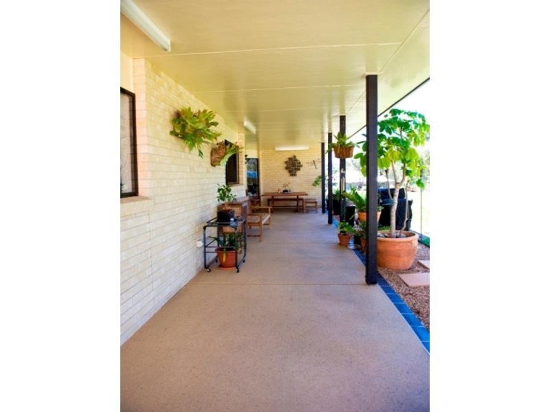 9 Karingal Court, Glenvale QLD 4350