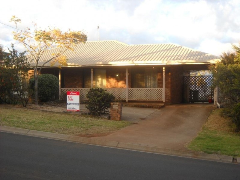 106 Hursley Road, Newtown QLD 4350